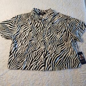 Rachel Roy Zebra Print Button Front Blouse M Cropped Short Sleeve NWT Black And